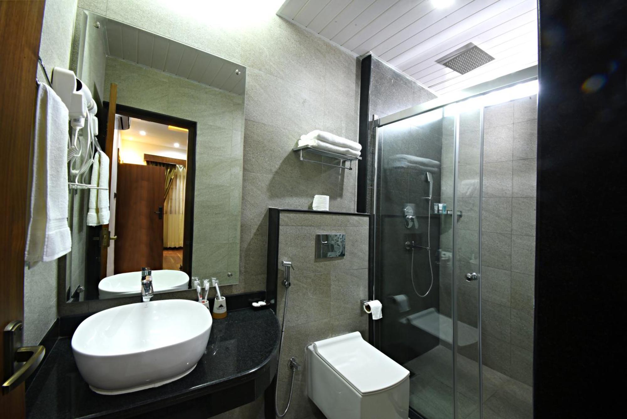 Everest Boutique Hotel Kathmandu Exteriör bild